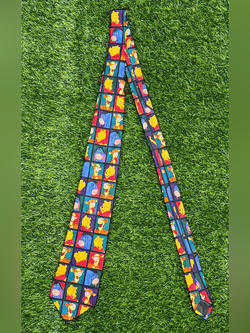 Exquisite Apparel Disney Winnie the Pooh Multicolor Men’s Necktie